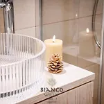 Bianco Δωμάτια σε οικογενειακή κατοικία *