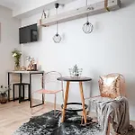 Δωμάτια σε οικογενειακή κατοικία Bianco *