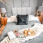 Bianco Δωμάτια σε οικογενειακή κατοικία Ζακοπάνε