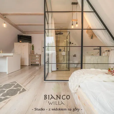 Bianco Homestay *